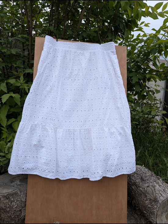 Time and Tru Dresses & Skirts - White Romantic Boho City Girl Midi Skirt XL Eyelet Lace Elastic Plus